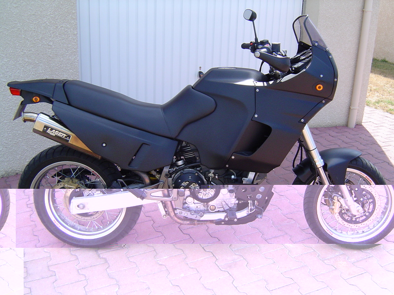 cagiva900elephant-commandes avancées.jpg